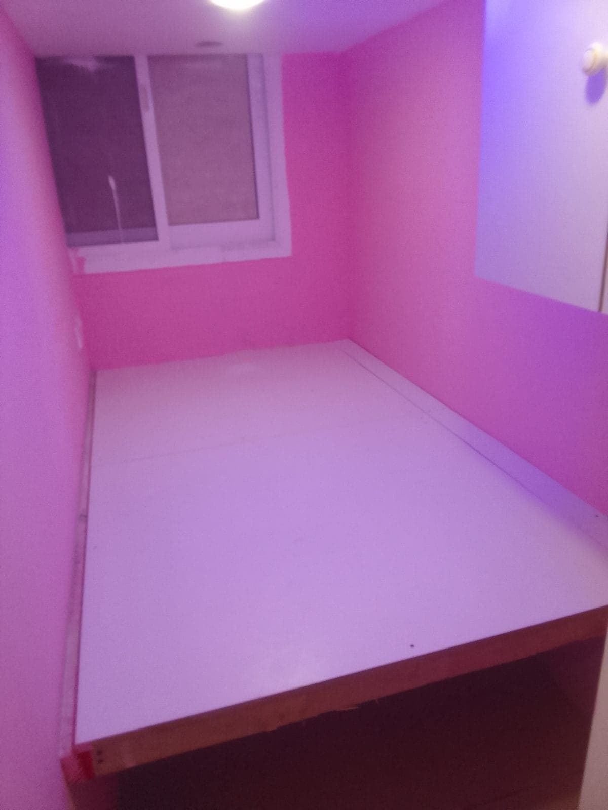800 850 up capsule partition queen size double bed 1000 1050 down queen size double bed with window, photo 1