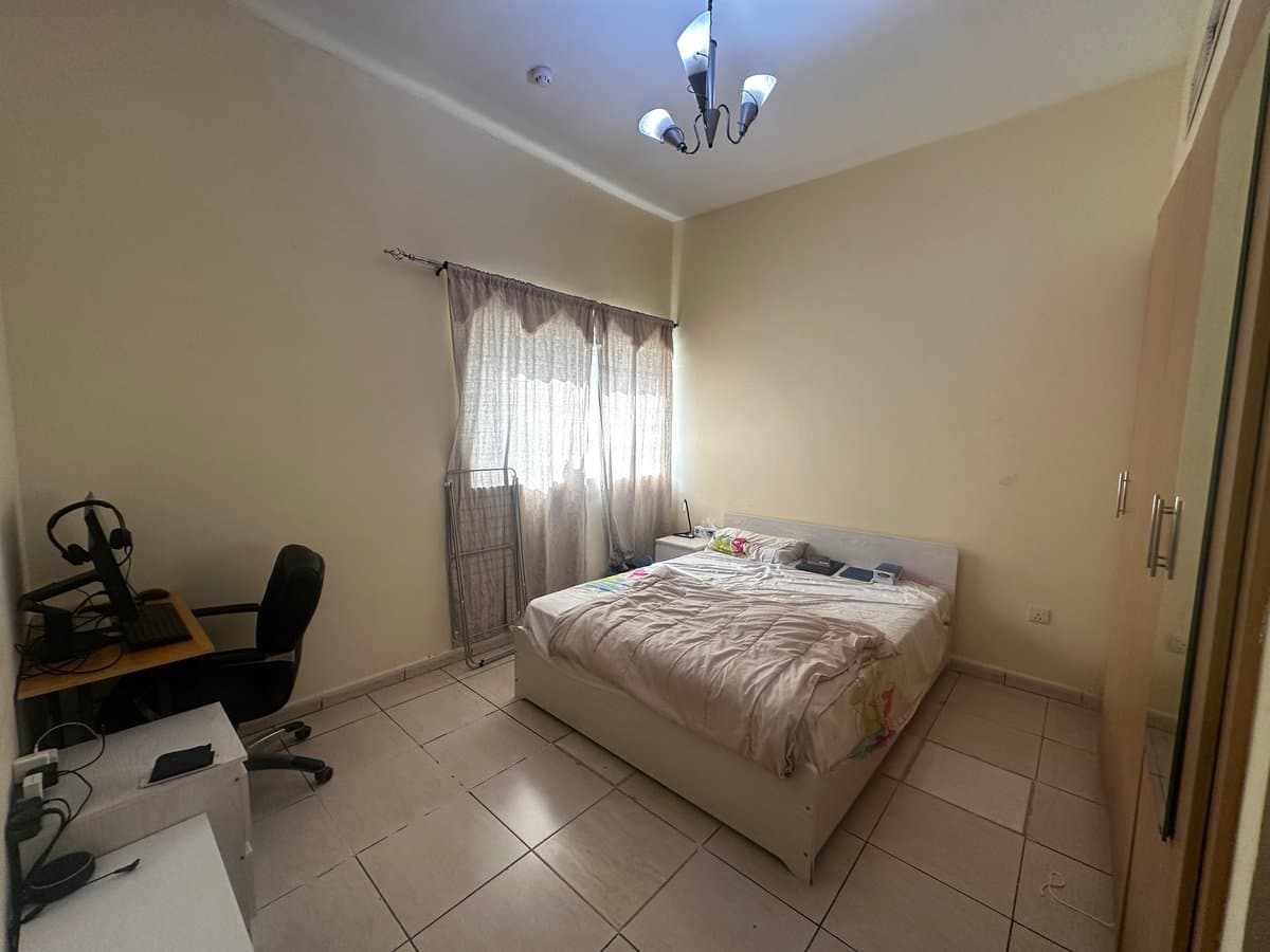 Fully Furnished Master Bedroom (Single or Couple only), photo 2