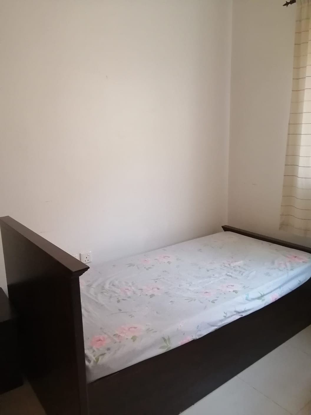 Master Bedroom near Bus Stop (Indian only), photo 2
