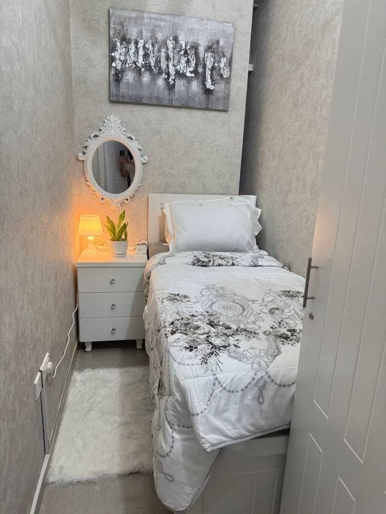 Closed Partition Room near Metro (Female only), photo 2