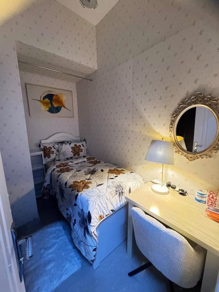 Closed Partition Room near Metro (Female only), photo 5