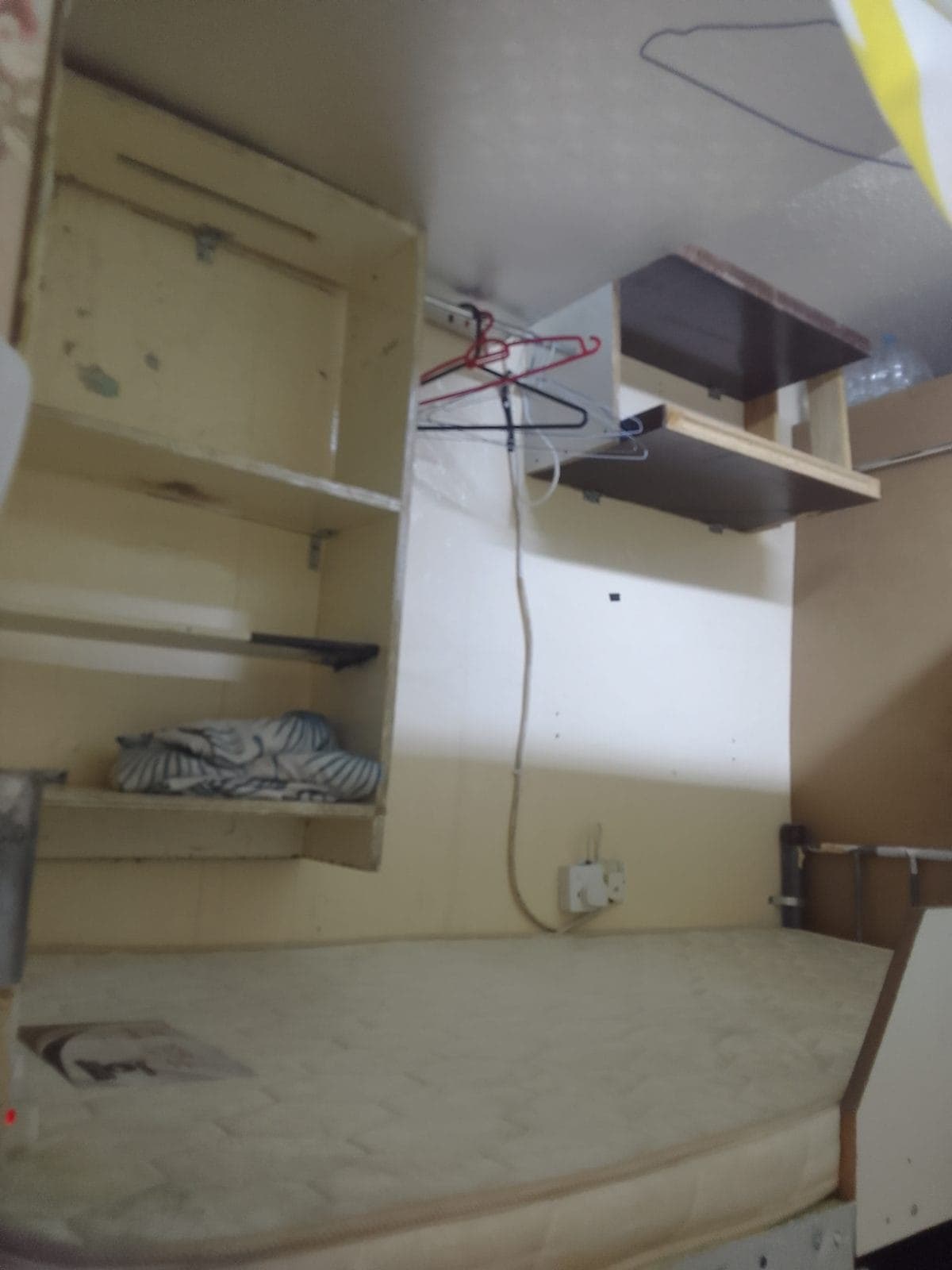Family room bed space with Philippino available in satwa near satwa bus station, photo 6