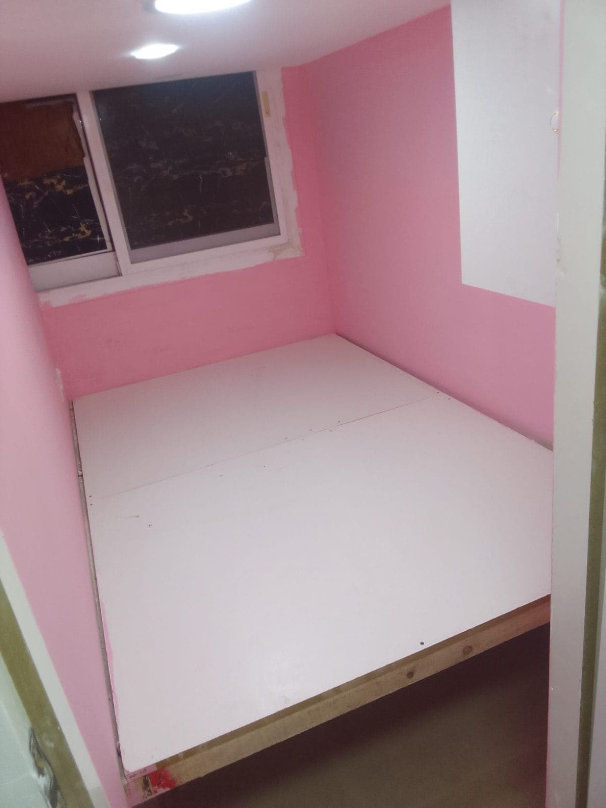 800 850 up capsule partition queen size double bed 1000 1050 down queen size double bed with window, photo 7