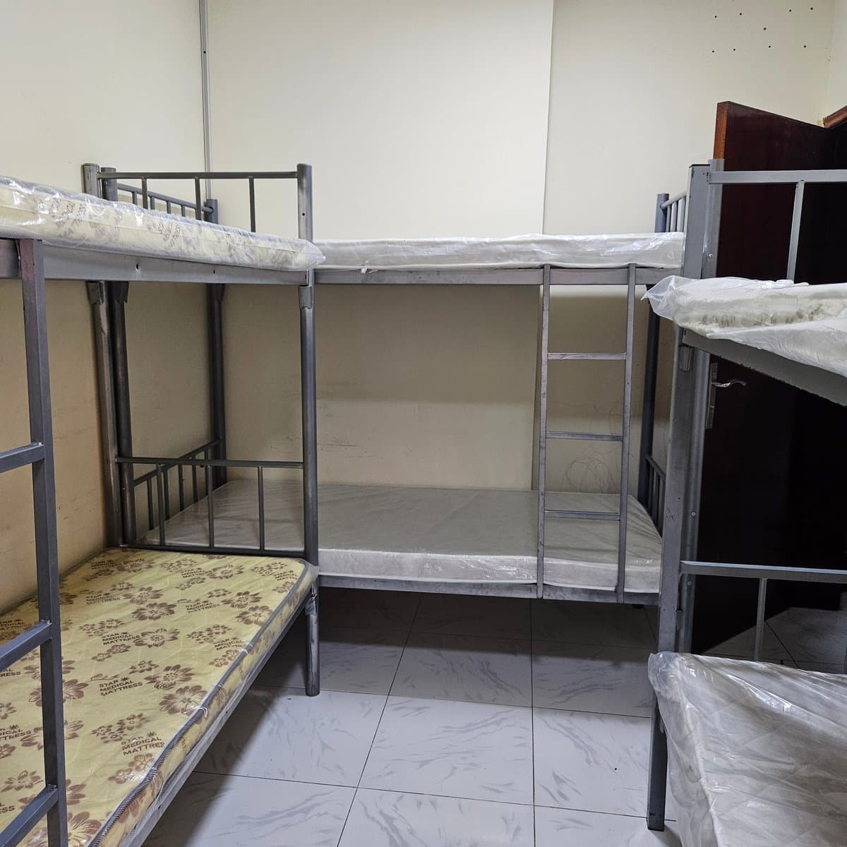 2BHK with Bed Spaces (Indian Male Only), photo 2