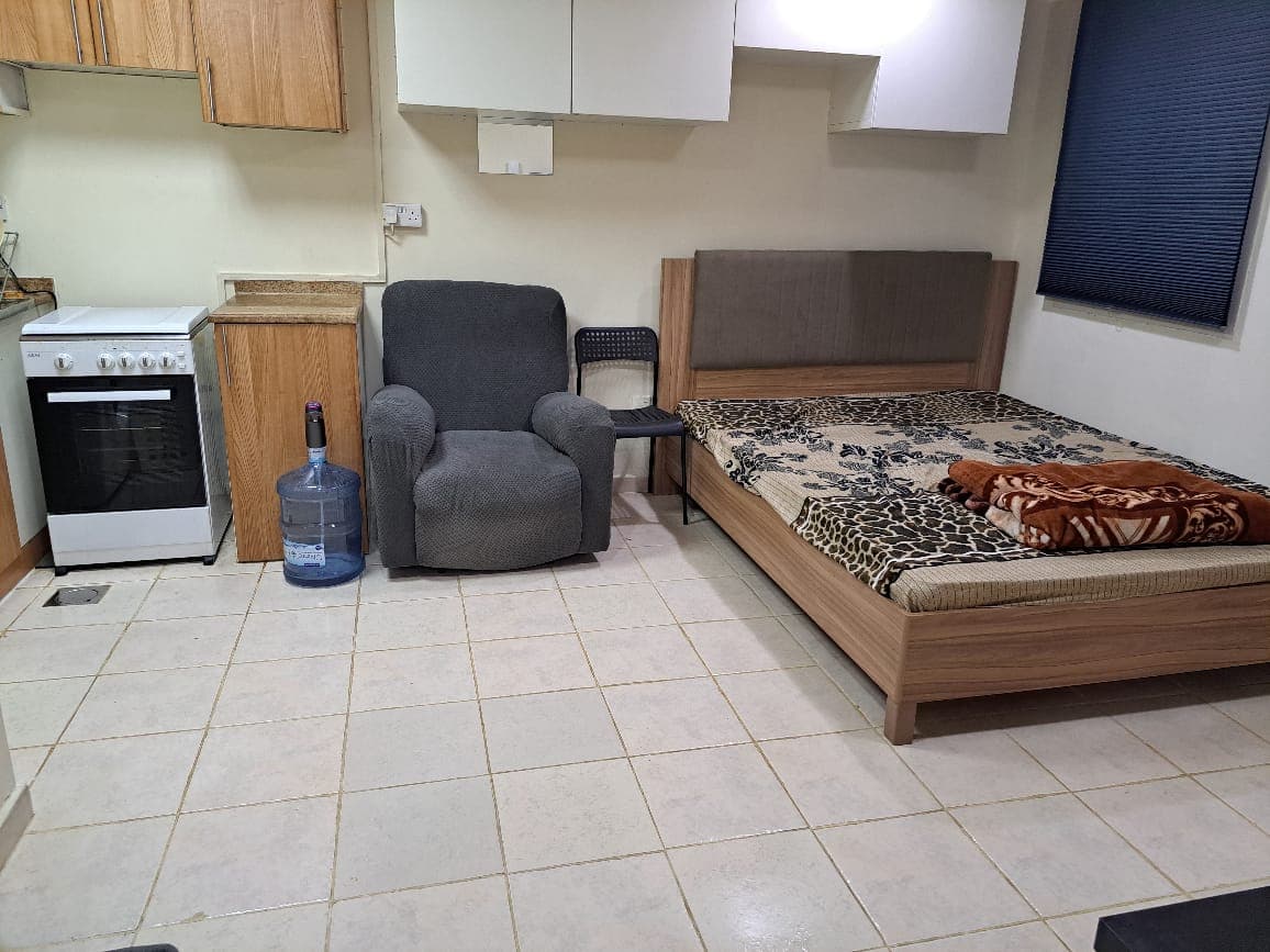 Fully Furnished Studio (Indian or Filipino only), photo 1