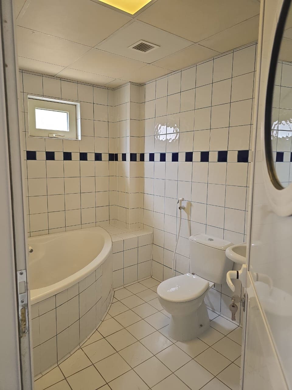 Fully Furnished Bedroom with Attached Washroom, photo 2