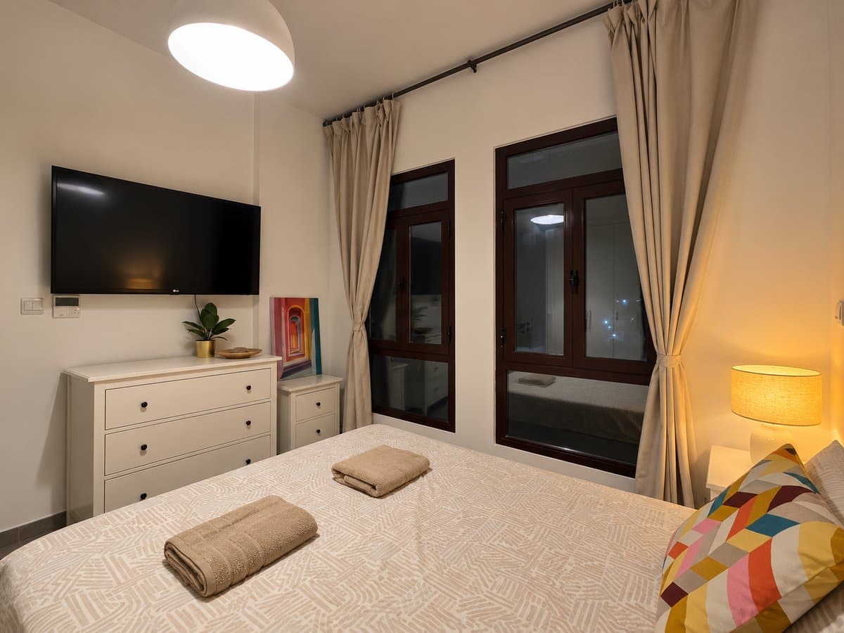 Bedroom with Unattached Washroom (Single only), photo 3