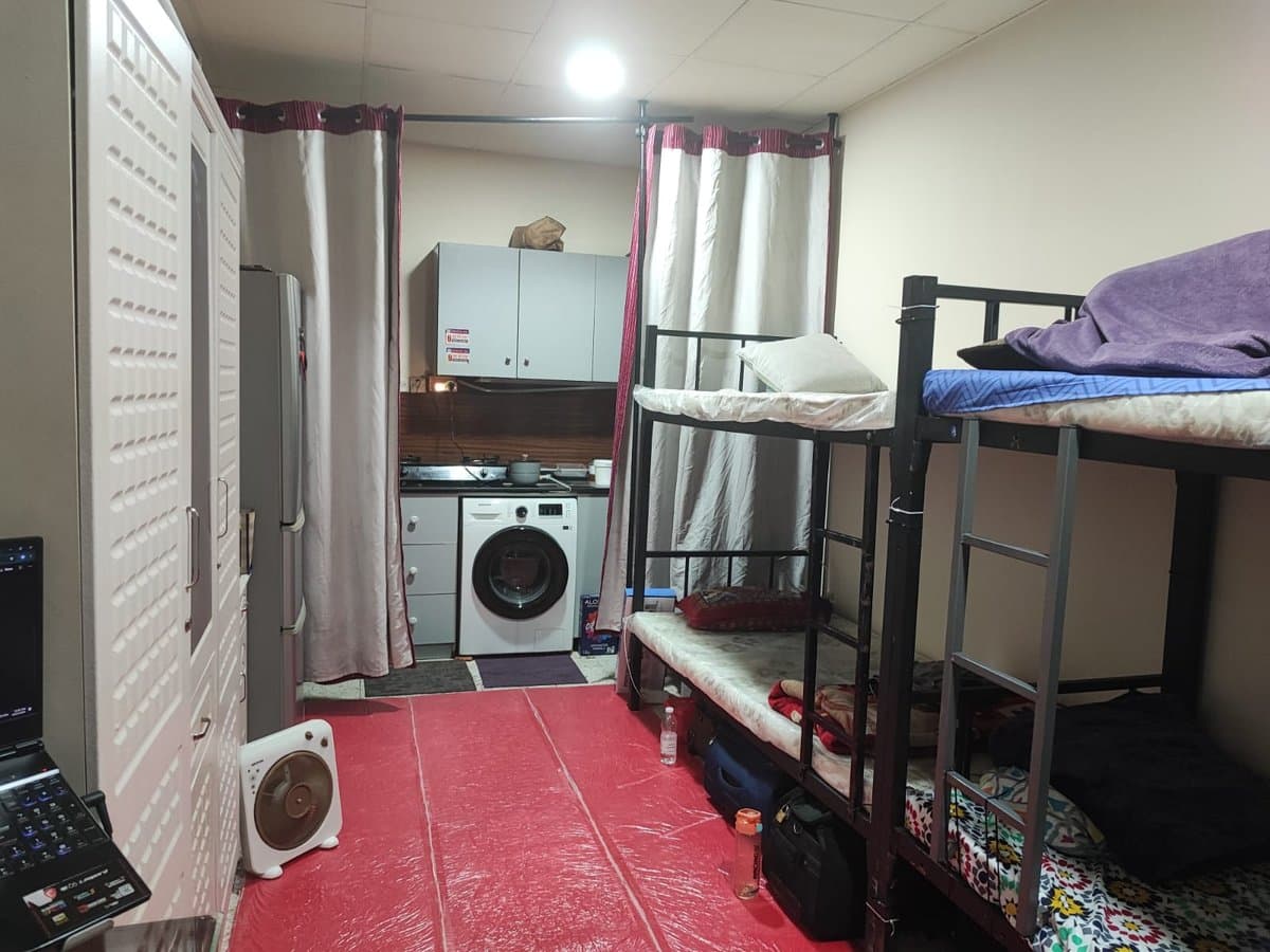 Bed Space in a Shared Studio near Metro (Male only), photo 1
