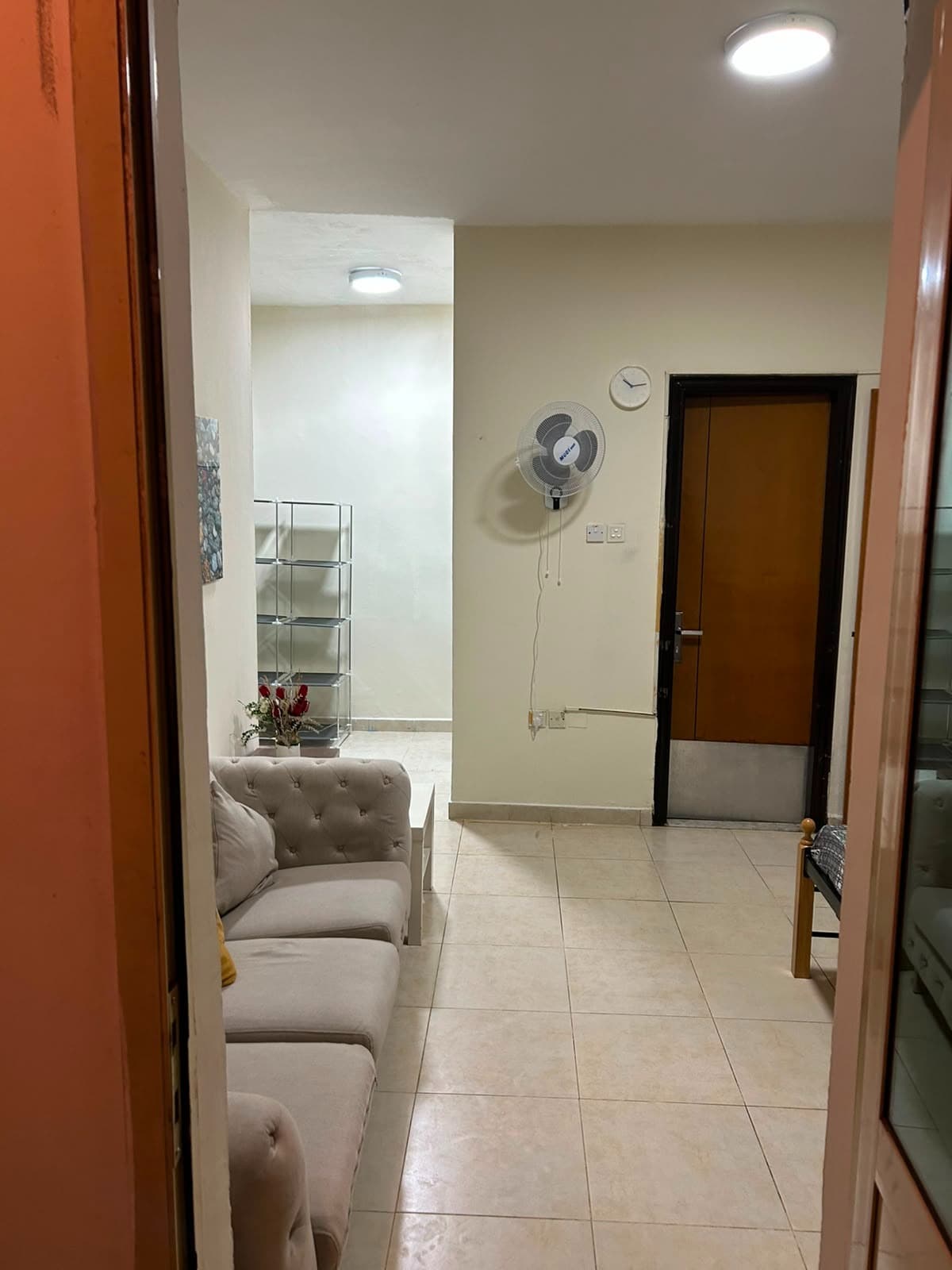 Fully Furnished Room near Metro (Family or Female only), photo 4