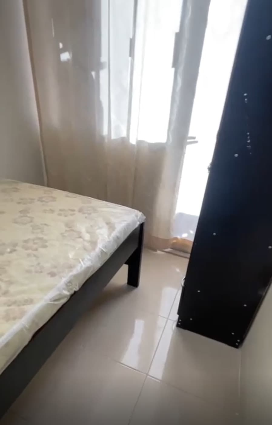 Closed Partition with Private Balcony (Indian Single or Couple only), photo 1