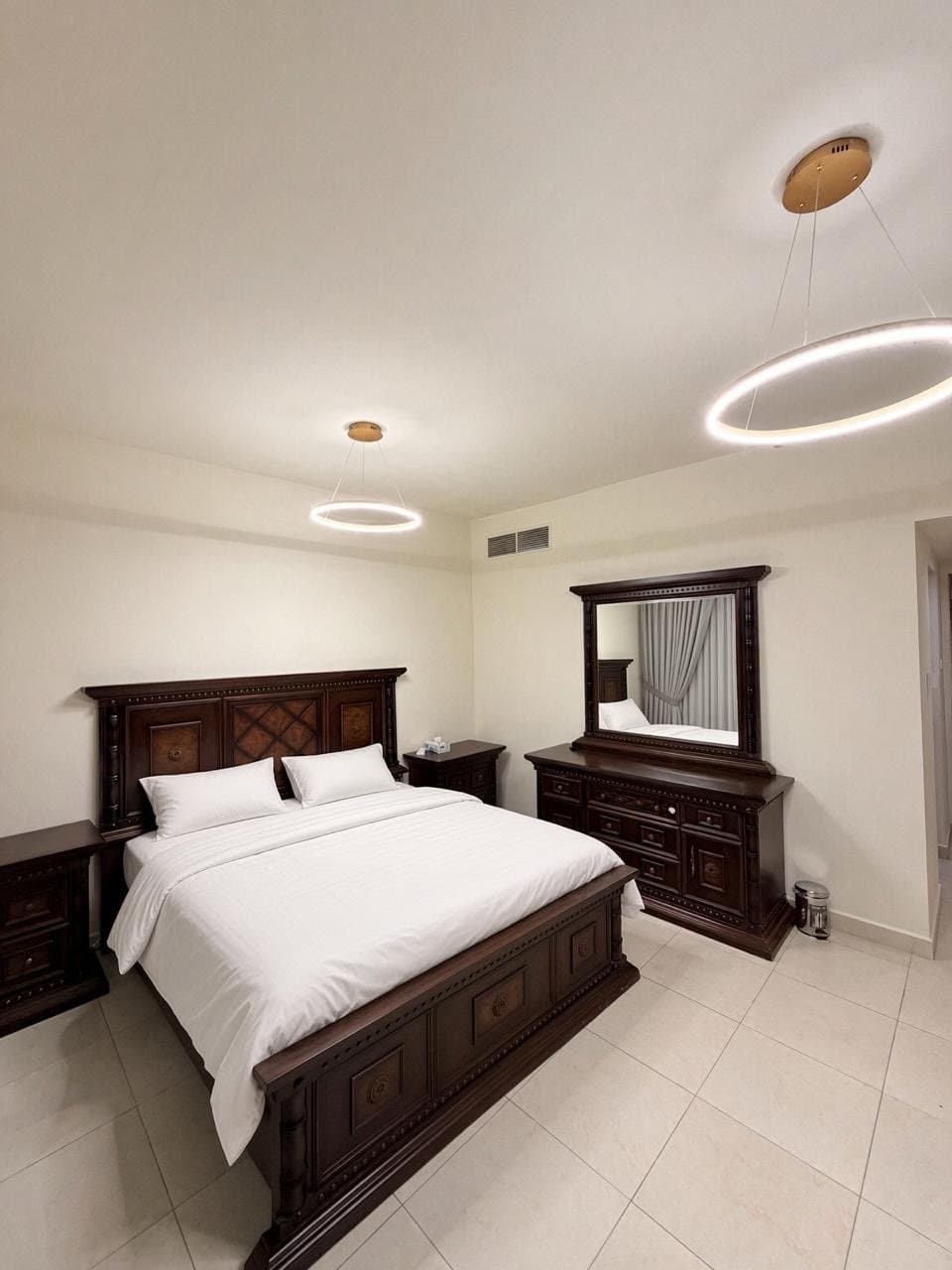 Luxury Room with Private Bathroom and Balcony near Metro, photo 4
