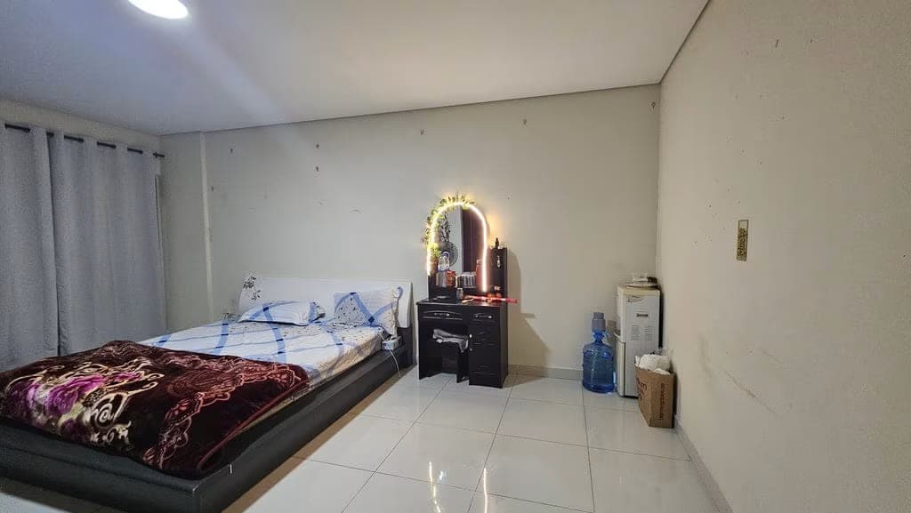 Furnished Master Bedroom with Attached Bathroom (Indian only), photo 3